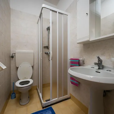 Charming Townhouse With Garden And Pool