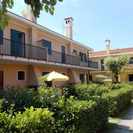 Apartment Charming Townhouse With Garden And Pool *