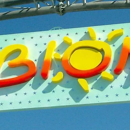 Charming Townhouse With Garden And Pool Apartamento *