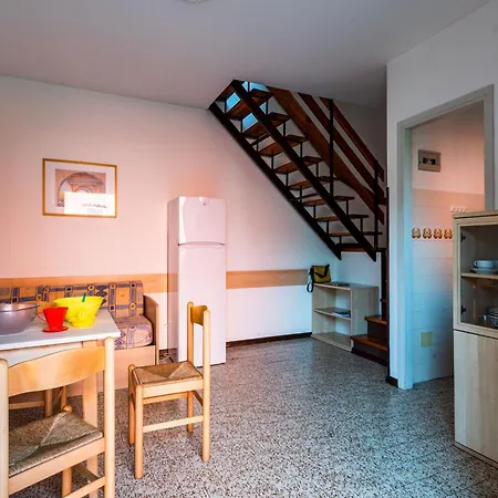 Charming Townhouse With Garden And Pool Apartamento *